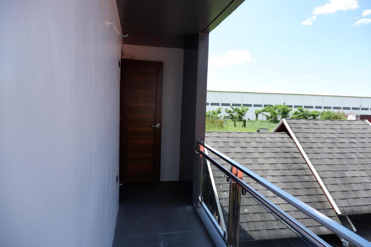 El Vistra Traveller'S Inn Calumpit Экстерьер фото