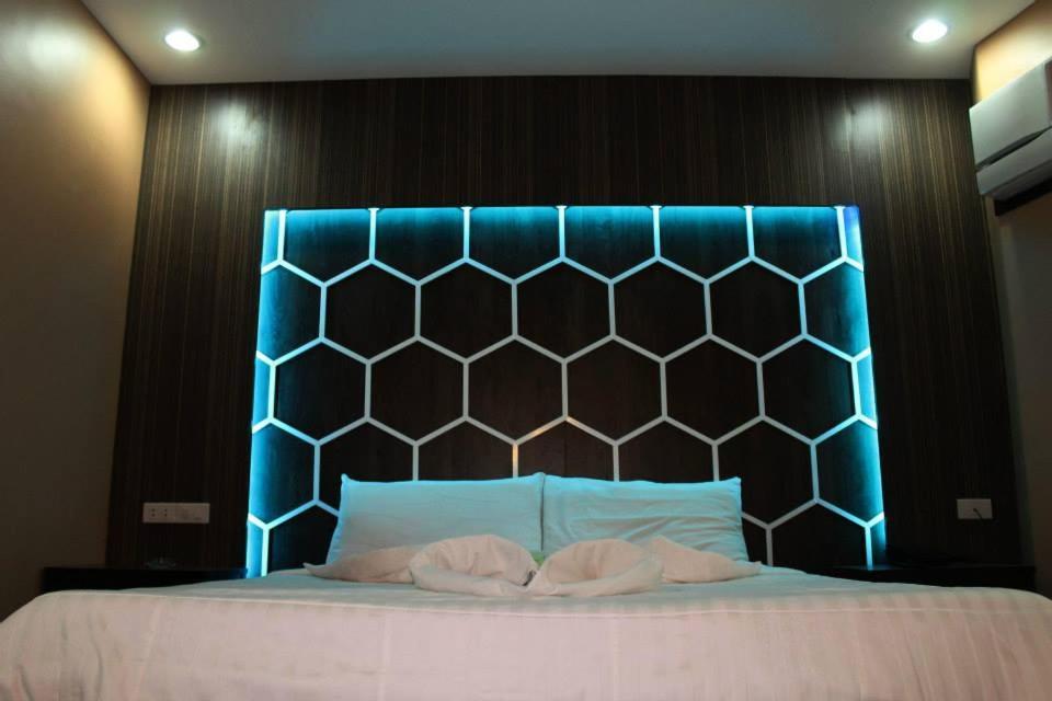 El Vistra Traveller'S Inn Calumpit Экстерьер фото