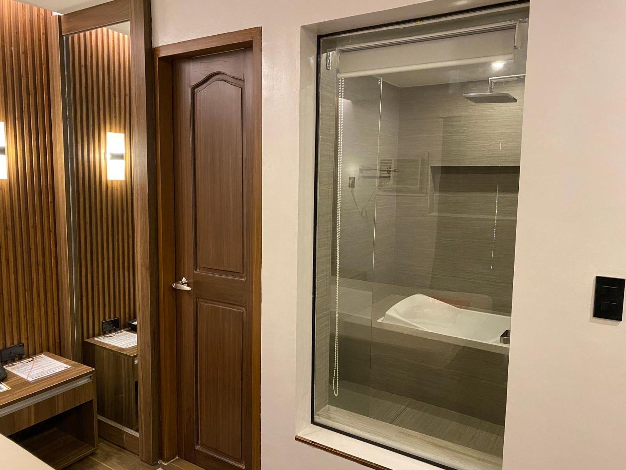 El Vistra Traveller'S Inn Calumpit Экстерьер фото